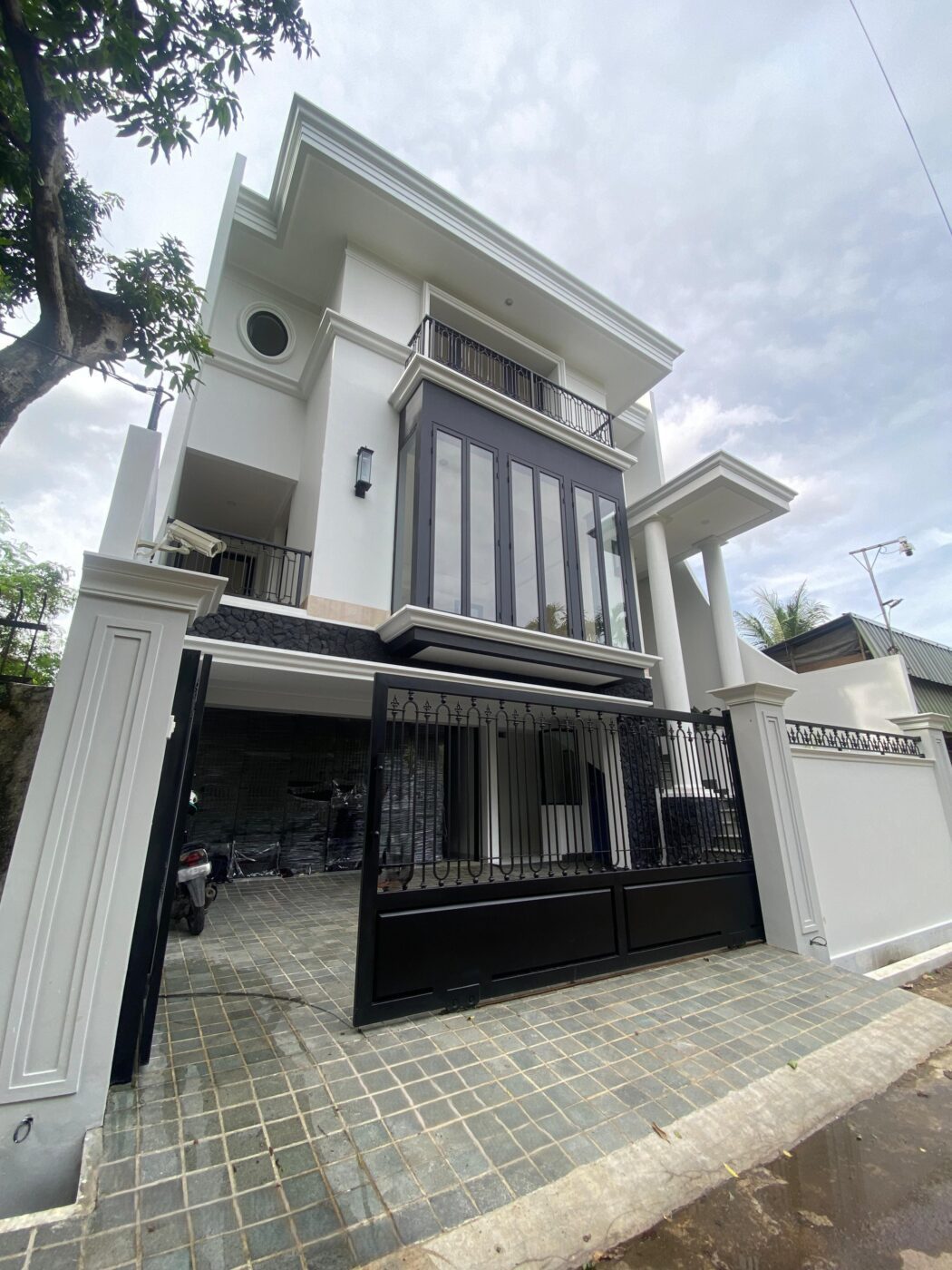 Disewa Brandnew House di Belakang Citos - Desain Elegan & Lokasi Premium Cilandak Jakarta Selatan