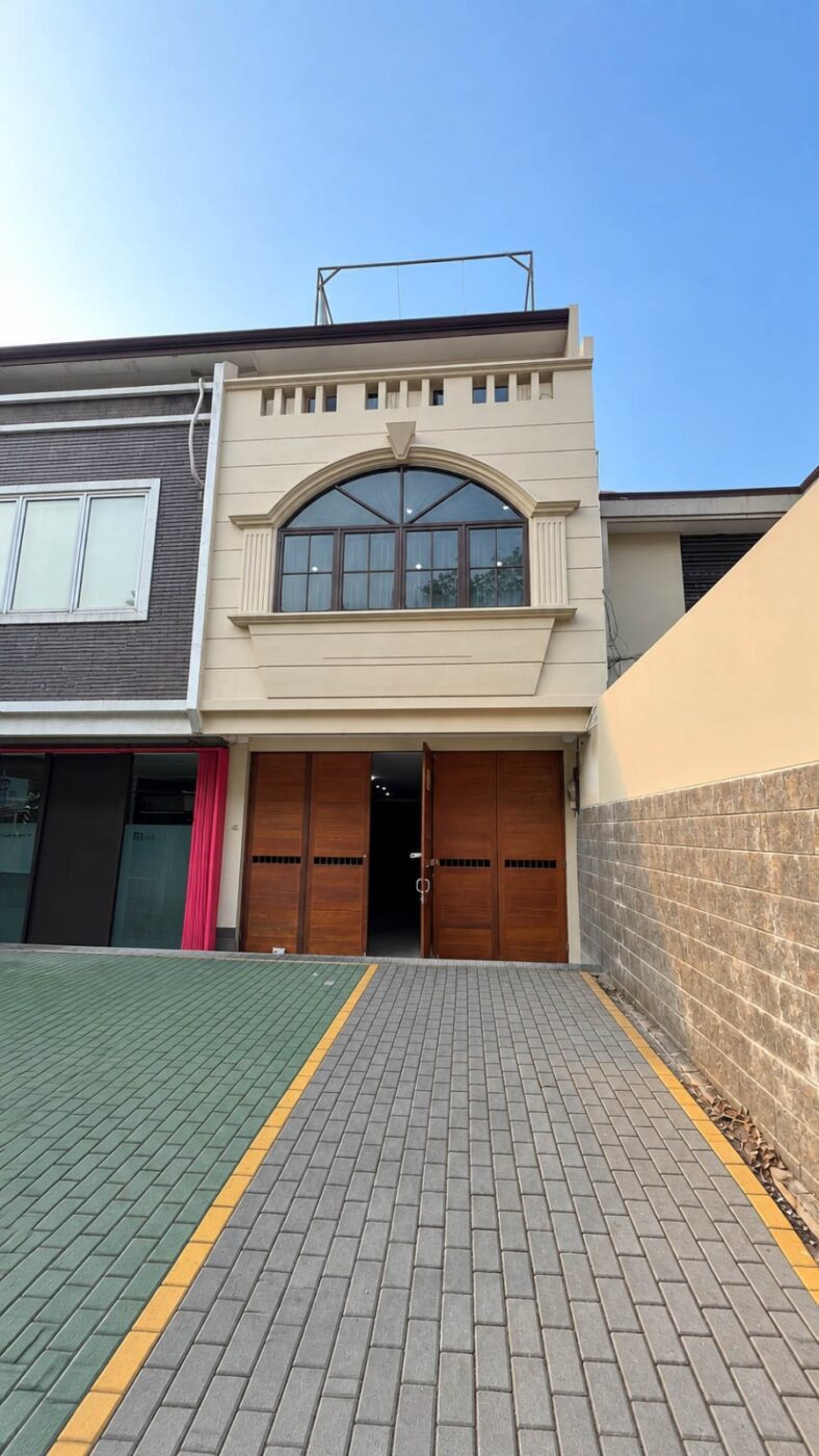 DISEWA RUKO COMMERCIAL PAKUBUWONO AREA COCOK UNTUK KLINIK, KANTOR & LAIN LAIN LOKASI SELANGKAH KE APARTMENT PAKUBUWONO SIGNATURE